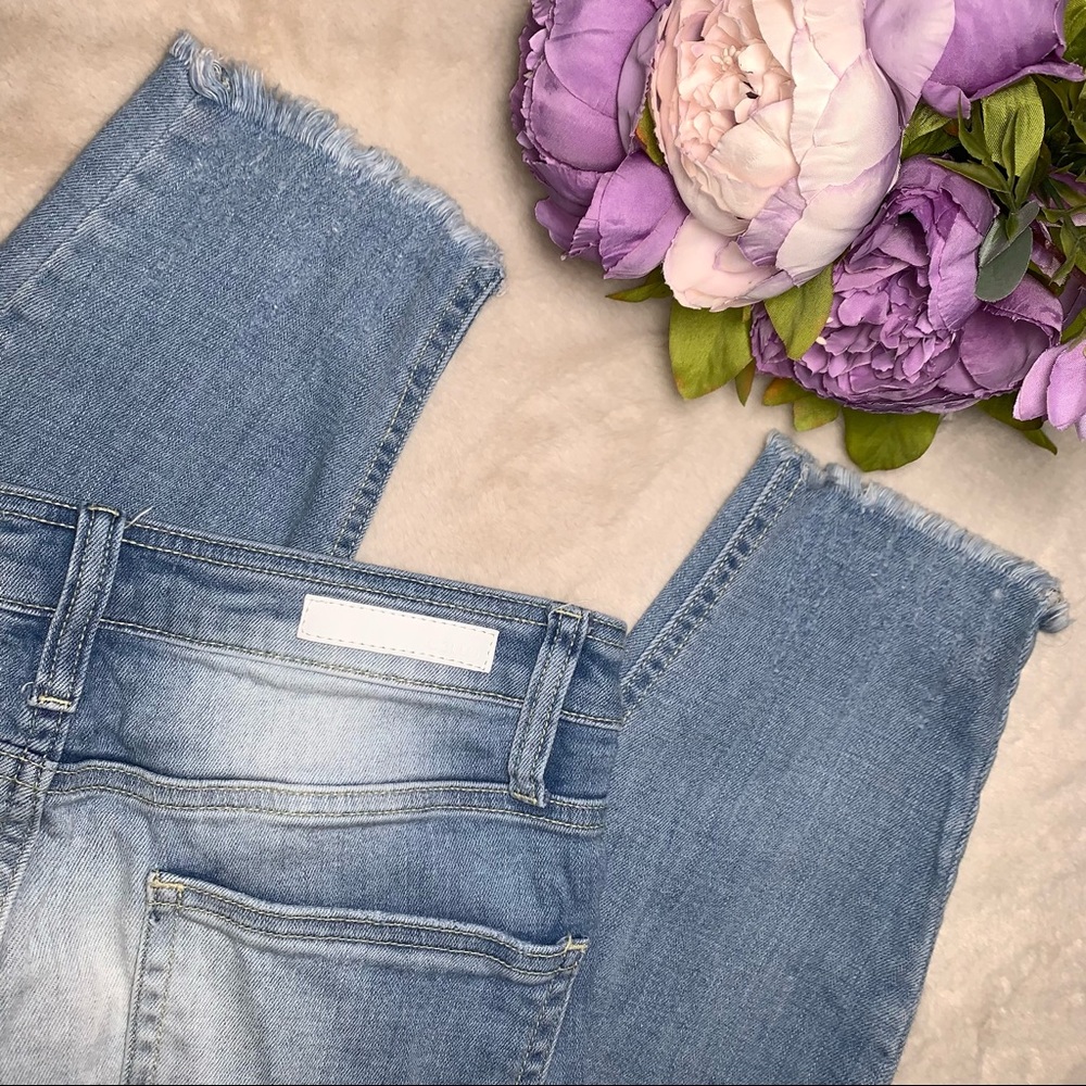 Cello High Rise Distressed Jeans Size 7 - Picture 6 of 10